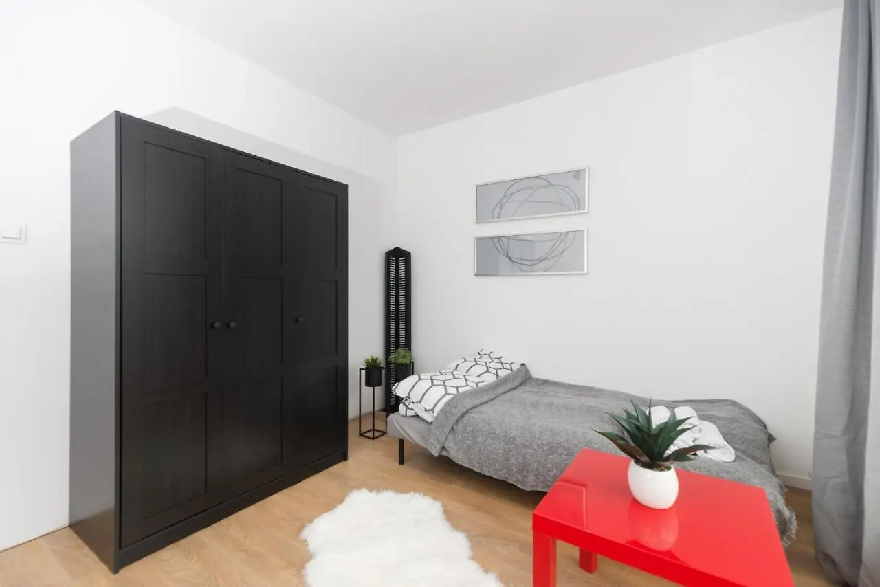 Apartment Pokoj Nr 1 Przy Ul. Sw. Barbary Ze Wspolna Lazienka I Kuchnia Gdansk Poland