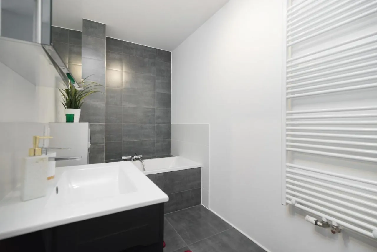 Pokoj Nr 1 Przy Ul. Sw. Barbary Ze Wspolna Lazienka I Kuchnia Gdansk Apartment