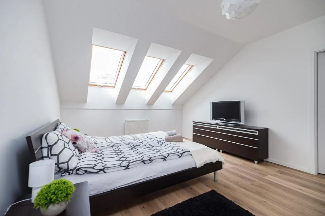 Apartment Pokoj Nr 1 Przy Ul. Sw. Barbary Ze Wspolna Lazienka I Kuchnia Gdansk